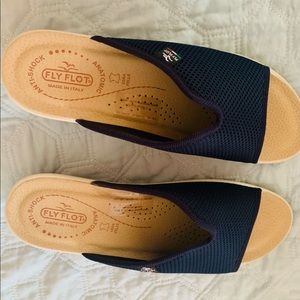 Brand NWOT Fly Flot Sandals Size 9.5